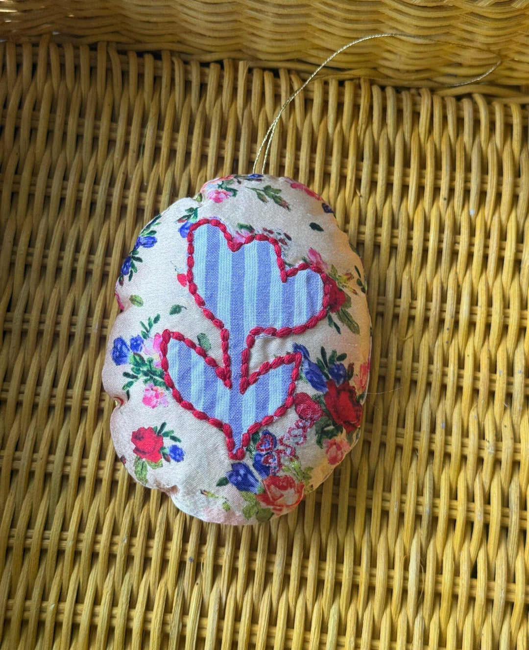 Sissel Edelbo - Vera Easter Egg Ornament SE 2082 - Golden Floral Interiør 