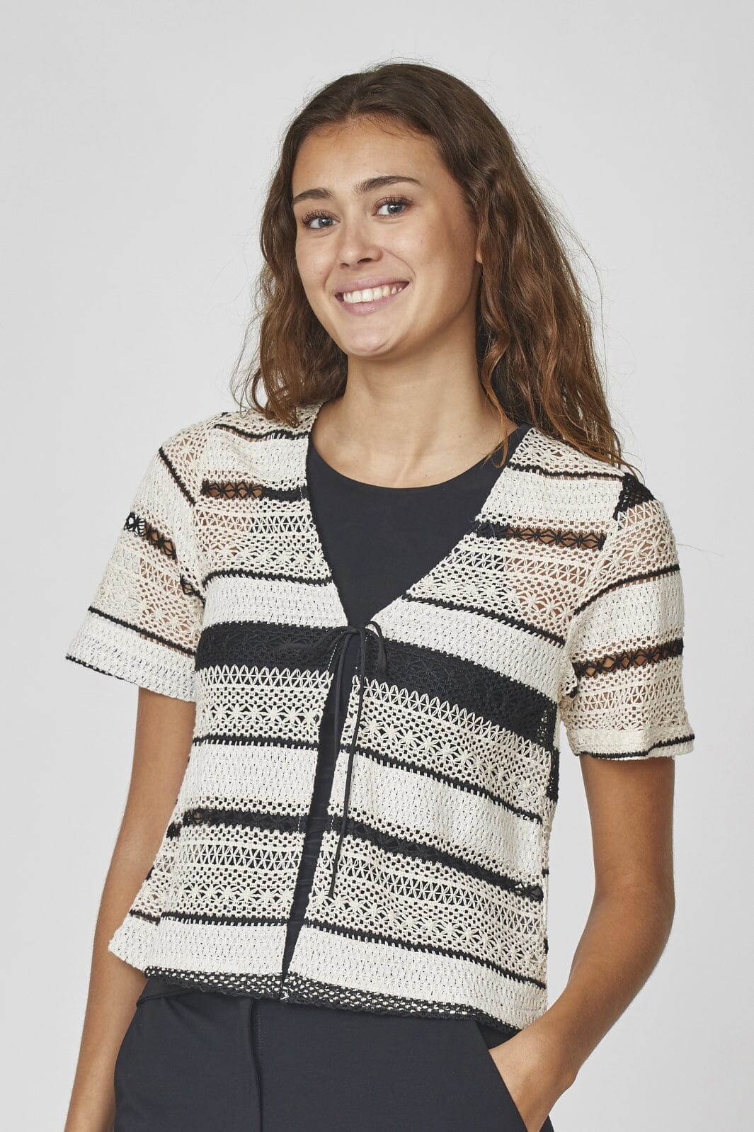 Sisters Point - Elasa-Ss - 119 Cream/Black T-shirts 