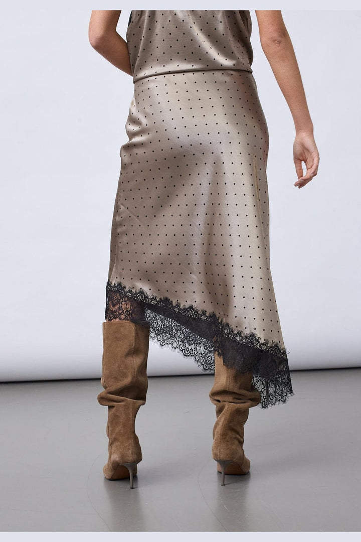 Sisters Point - Valerie-Sk 19800 - 802 - Earth Dot