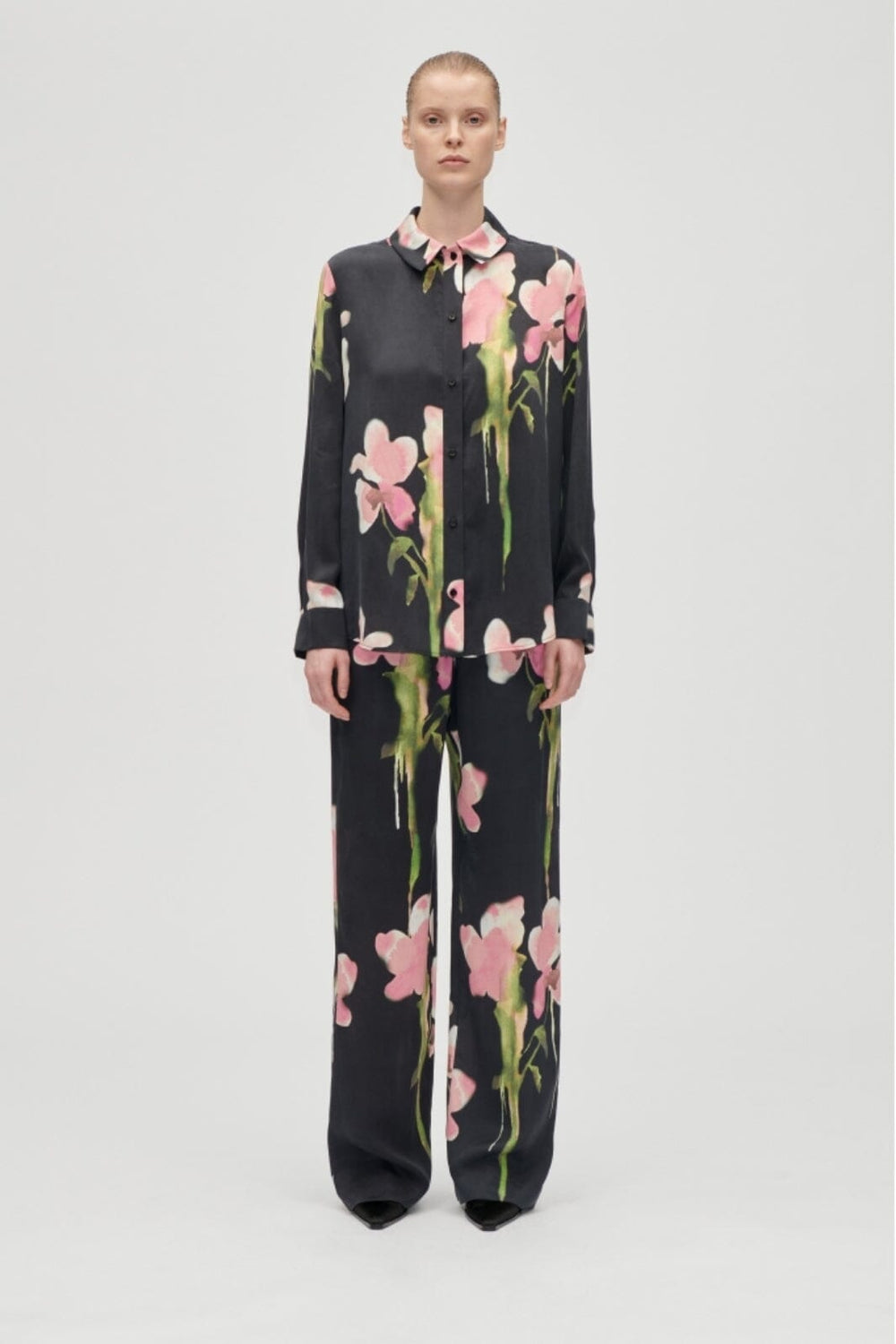 Stine Goya - 2263 Dry Viscose, Long Sleeve Shirtsg-aw25-t091-2263 - Melting Flowers