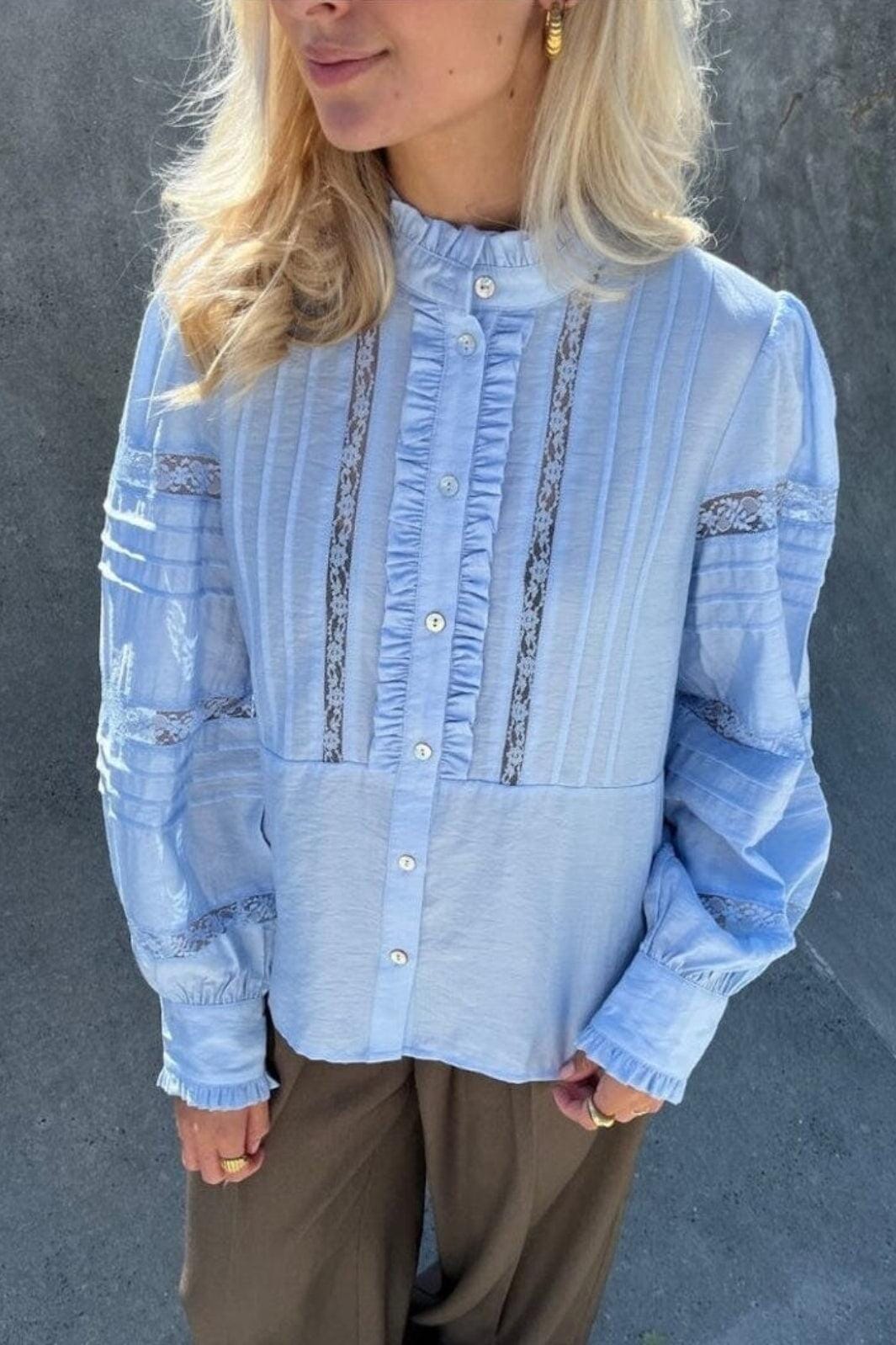 Stories From The Atelier By Copenhagen Shoes - The Breeze CC8117 - 254 - Light Blue