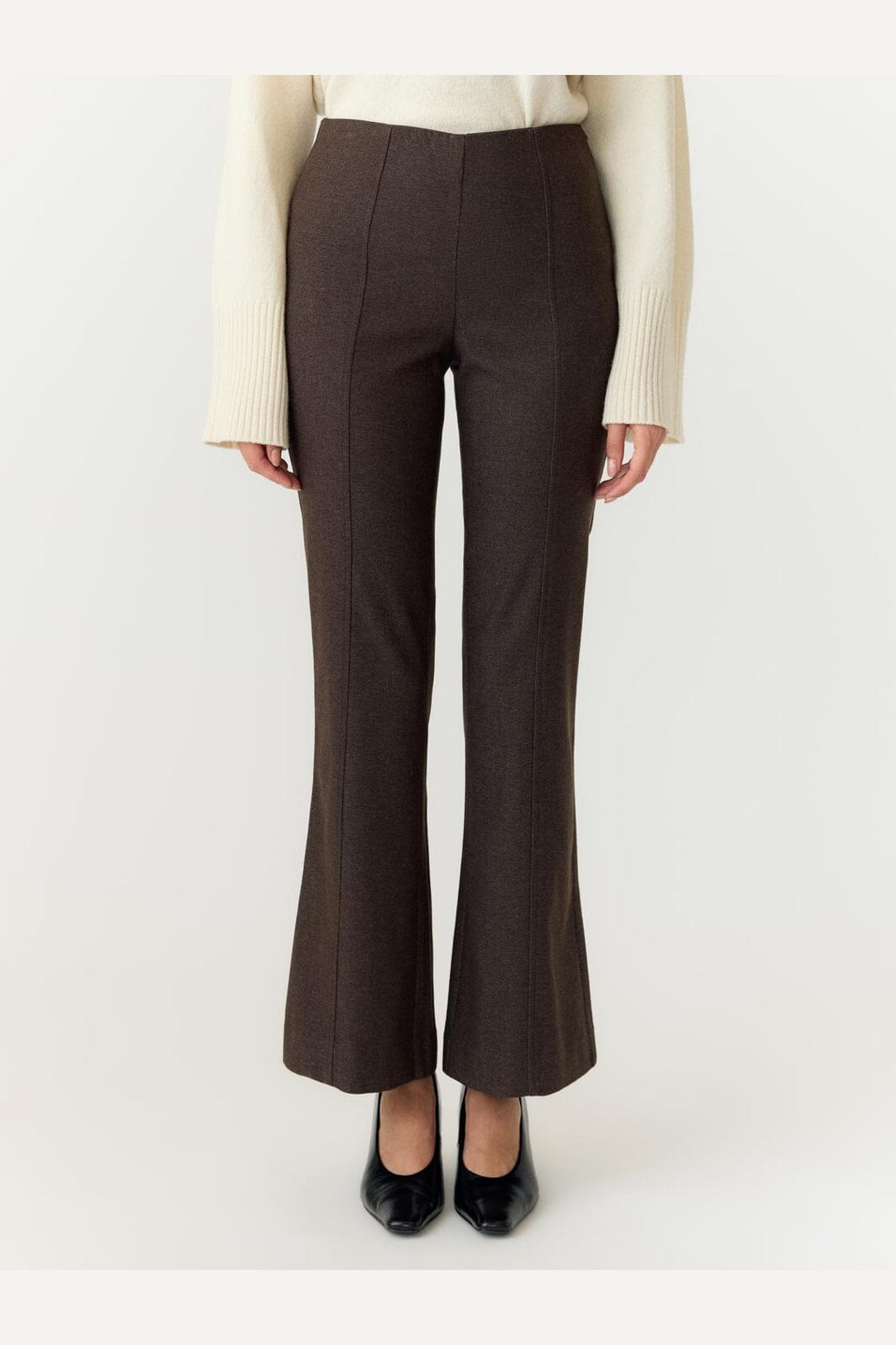 YAS - Yasposhu Pant - 5138184 Major Brown